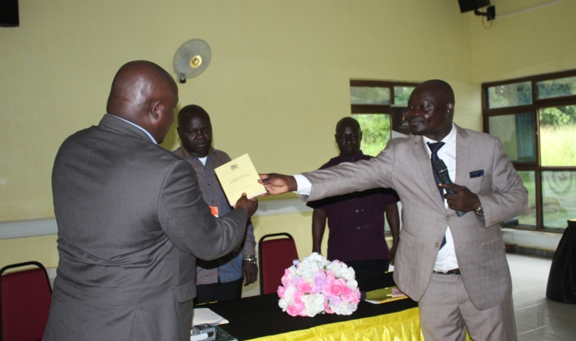 ADJUMANI DISTRICT RECEIVES NEW CAO. | ADJUMANI DISTRICT